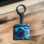'Chill Green Tree Frog' in Peaceful Pond - Keyring / Bag Tag - Laser Design Creations